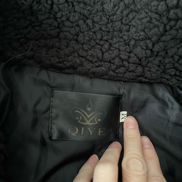 Cozy Black Sherpa Jacket - Picture 5 of 6